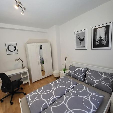 Apartment Naehe Duesseldorf Messe Expo, Airport, Train Station Дуйсбург Екстериор снимка
